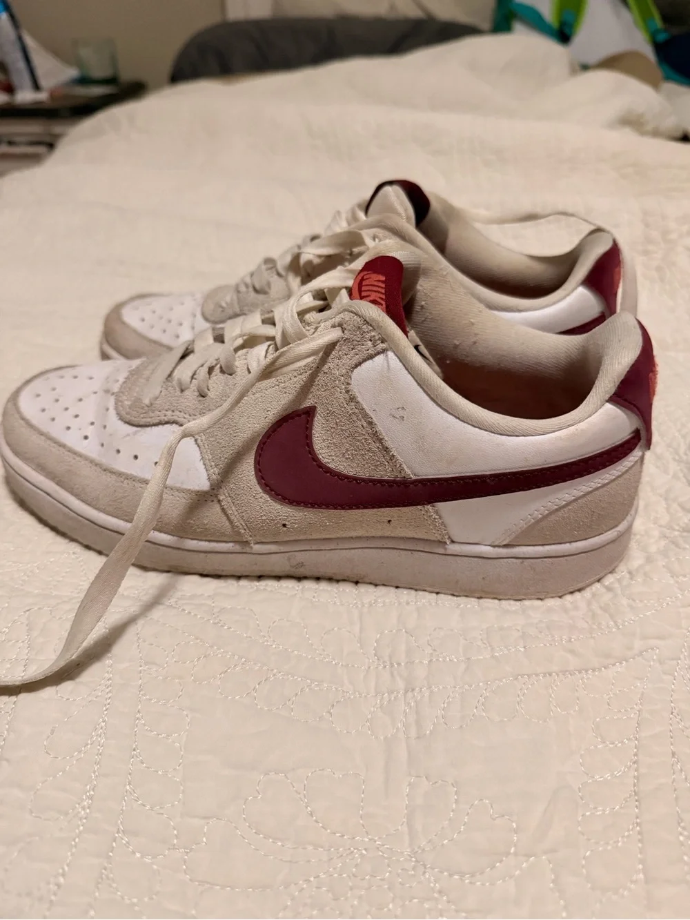 Nike Low-Top Sneakers in White, Beige & Burgundy Accents